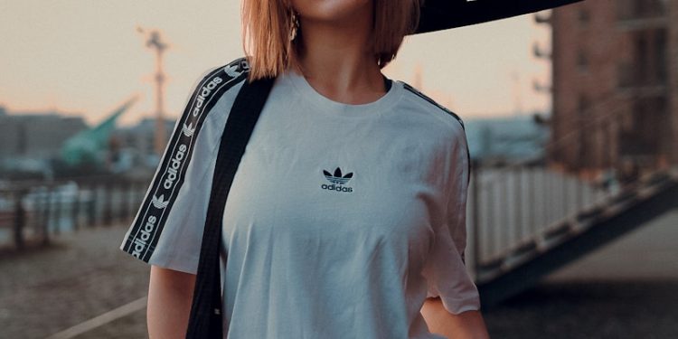 a person holding a bag